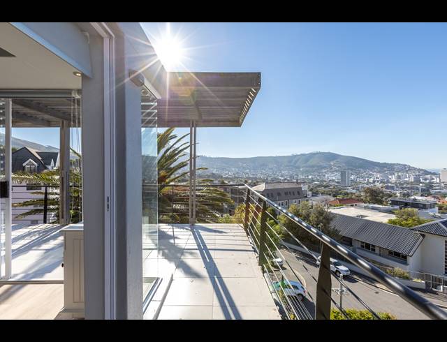3 BEDROOM APARTMENT FOR SALE IN VREDEHOEK